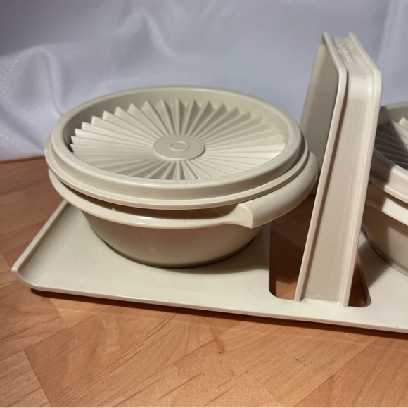 Tupperware Condiment Bowl & Caddy Almond Vintage - Picture 3 of 14